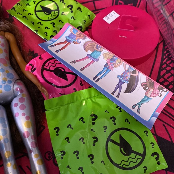 Colour reveal Barbie - Picture 3 of 3